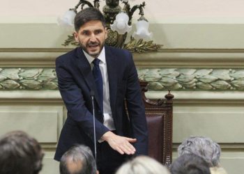 Un diputado santafesino se fue del bloque de UxP y lo acusan de acordar con el gobernador radical Pullaro