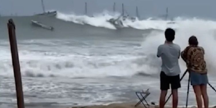 Videos del maretazo: olas de hasta cuatro metros golpean a Perú, Chile y Ecuador