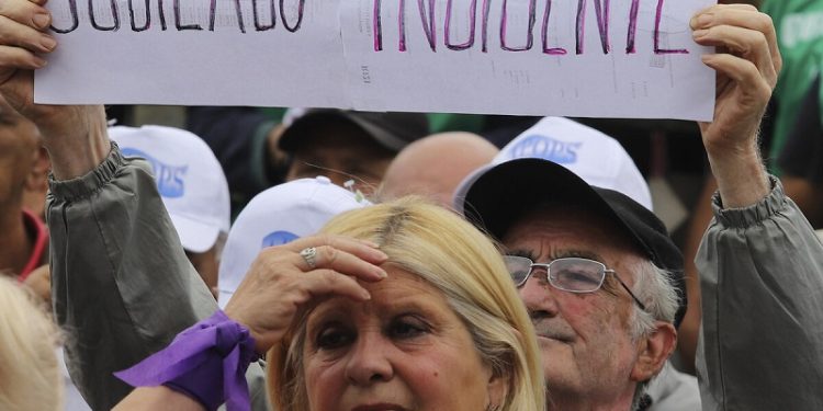 “Elmer” está eufórico, todos sus negocios están arriba pero el mercado interno está hecho pedazos