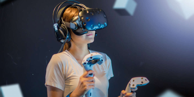 Cómo evitar hackeos a dispositivos como cascos de realidad virtual, smarts tv y relojes inteligentes