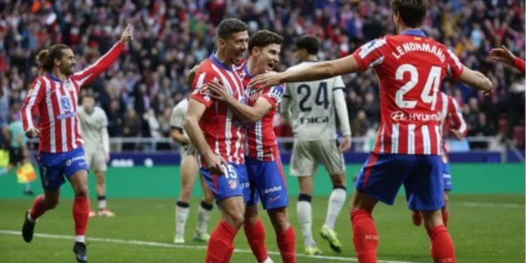 El Atlético de Madrid ganó con gol de Julián Álvarez y extiende la mejor racha de triunfos en su historia