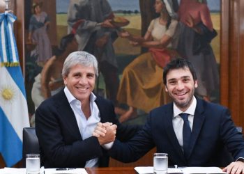 En medio del coqueteo entre el Gobierno y dirigentes del PRO, Luis Caputo recibió a Ignacio Torres