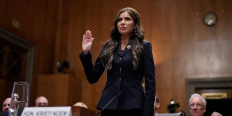 Estados Unidos: confirman a Kristi Noem como secretaria de Seguridad Nacional de Donald Trump