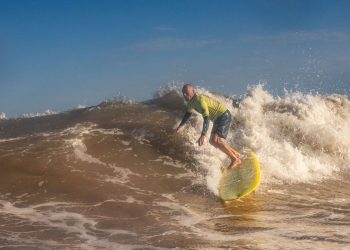 Fiesta del surf argentino con todas las generaciones reunidas bajo la luna llena