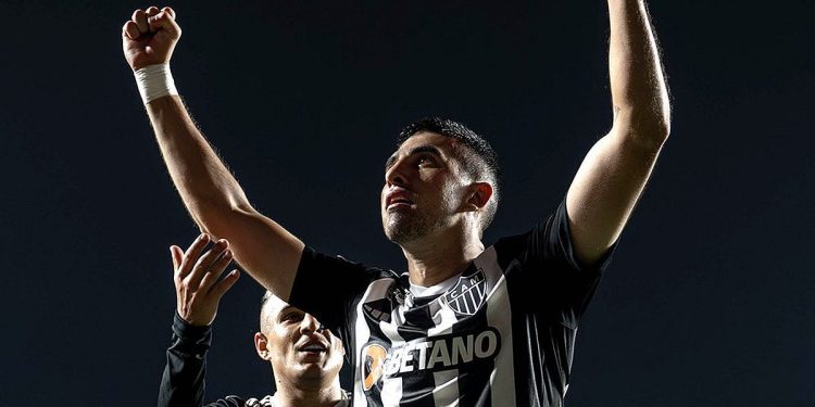 Gago, cada vez más feliz: Battaglia será jugador de Boca