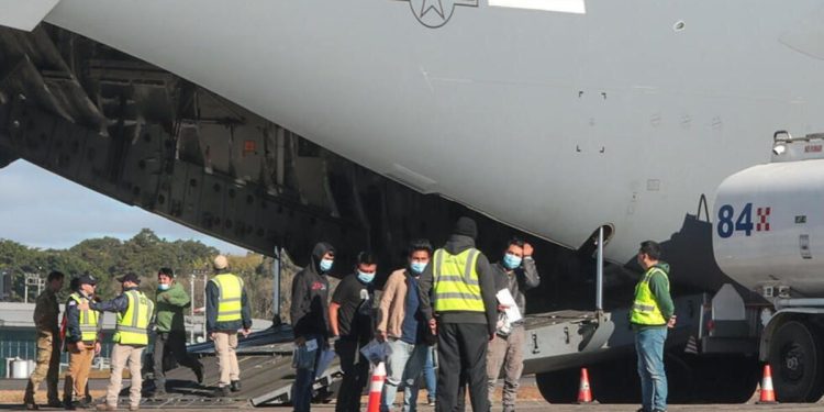 Honduras y Guatemala desarrollan campañas de recepción de los deportados de EEUU