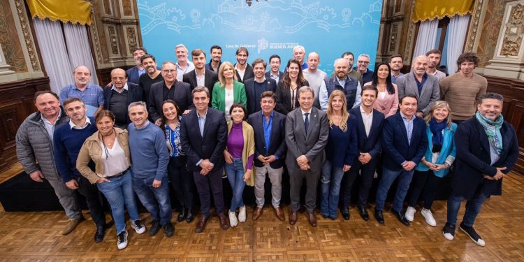 Intendentes bonaerenses pidieron a Axel Kicillof el desdoblamiento de las elecciones