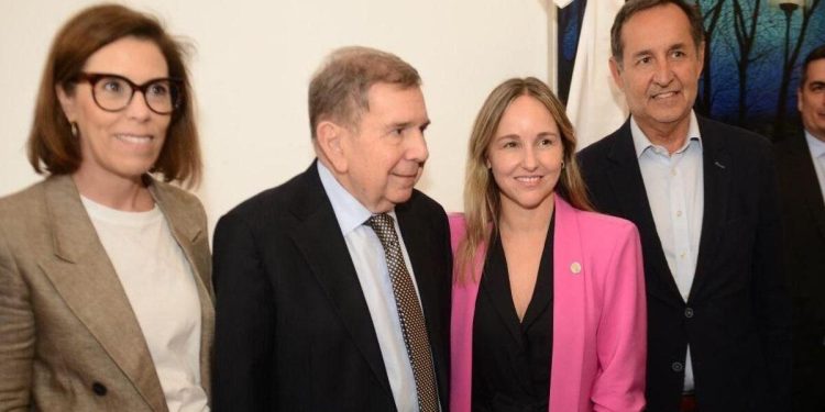 La ciudad de Buenos Aires declaró visitante ilustre al líder venezolano Edmundo González Urrutia