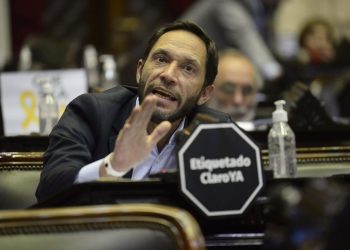 La Coalición Cívica se alinea con Milei y propone castigar a los intendentes por las tasas municipales