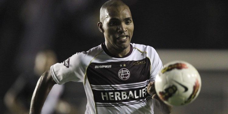 La rompió en el fútbol argentino, sufrió depresión y terminó atendiendo una juguetería