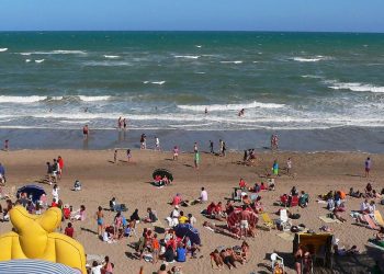 Las mejores actividades para hacer en la playa, según la Inteligencia Artificial