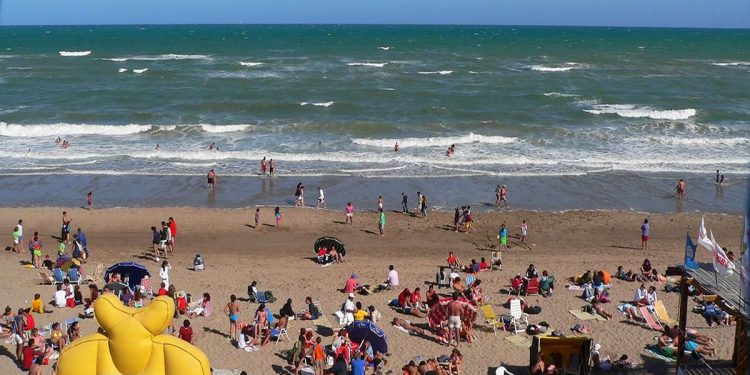 Las mejores actividades para hacer en la playa, según la Inteligencia Artificial