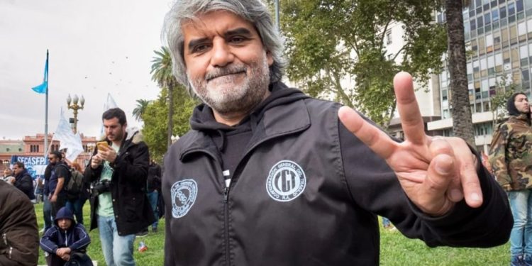 Los gremios estatales, docentes y médicos le piden a Kicillof que reabra las paritarias