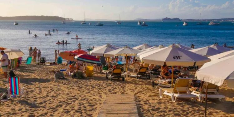 Los turistas argentinos gastaron más de u$s 47,9 millones en Uruguay durante el cuarto trimestre