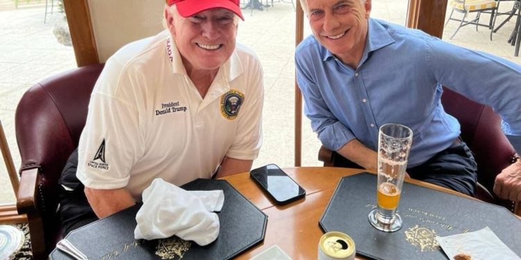 Mauricio Macri saludó a Donald Trump en el día de su asunción: “Querido amigo…”