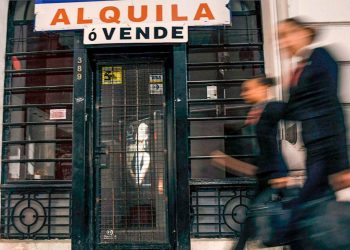 Mudarse por no poder afrontar el alquiler: el drama social que explotó durante 2024 en la Argentina de Milei