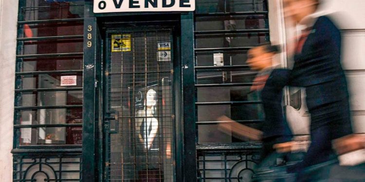 Mudarse por no poder afrontar el alquiler: el drama social que explotó durante 2024 en la Argentina de Milei