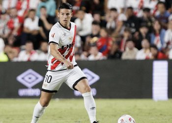 Racing se mete en la pelea entre Banfield y Boca y va por James Rodríguez