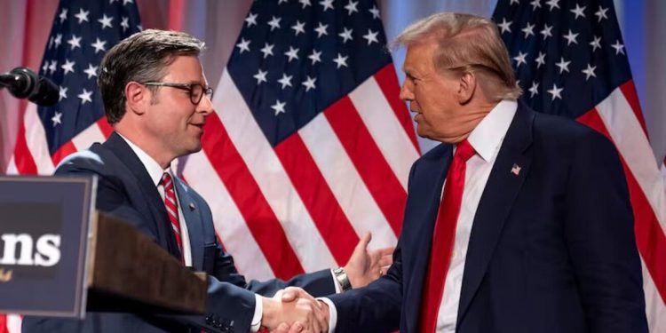 Se allana el camino para Donald Trump: Mike Johnson fue reelecto como presidente de la Cámara de Representantes de EEUU