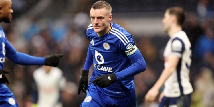 Sin Cuti Romero, Tottenham fue derrotado por el Leicester City en la Premier League