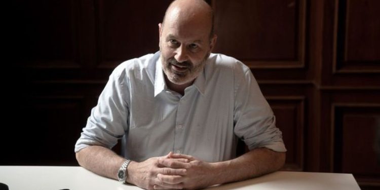 Burocracia cero: Federico Sturzenegger pidió a todos los ministerios una lista de leyes, decretos y normas para derogar