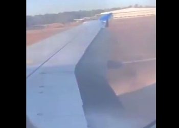 EEUU: evacuaron un vuelo en Houston luego de que un motor se prendiera fuego