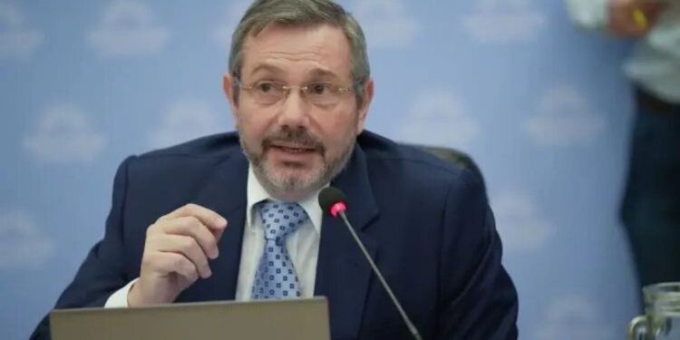 El Gobierno despidió al titular de ANSES Mariano de los Heros y lo reemplaza Fernando Bearzi