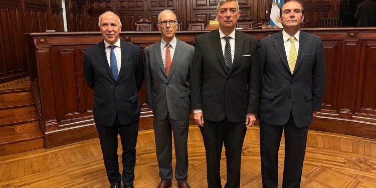 El Gobierno invitará a Lijo a la apertura de sesiones y Milei reunirá a su gabinete en una cena en Rosada sin Villarruel