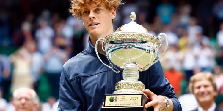 El tenista número 1 del mundo, Jannik Sinner, fue suspendido por doping