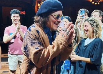 Johnny Depp visitó el Teatro Colón: fotos, saludos y recorrido privado