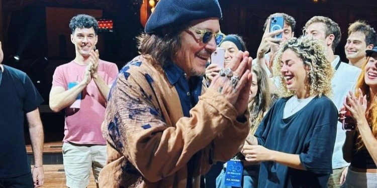 Johnny Depp visitó el Teatro Colón: fotos, saludos y recorrido privado