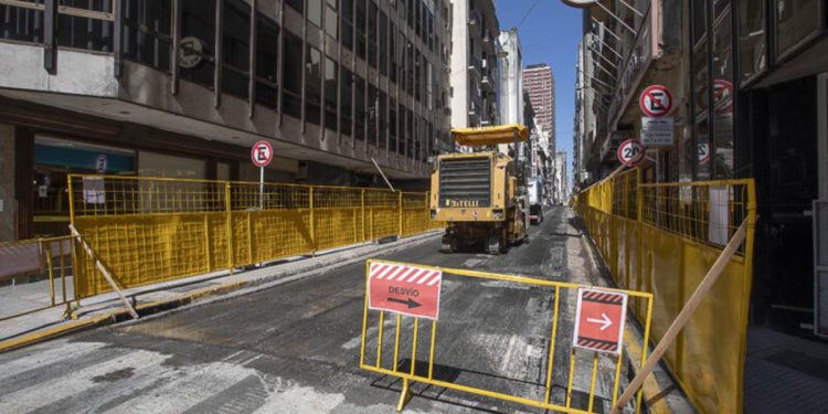 Más de 600 mil dólares por cuadra: alertan sobreprecios en la nueva obra de CABA