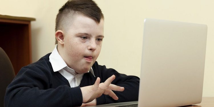 Rechazo y repudio: el Gobierno volvió a habilitar las palabras ”idiota”, ”imbécil”, y ”débil mental” para referirse a los discapacitados