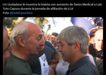 Tras la criptoestafa, Karina tuvo un frío baño popular en Palermo y a Caputo le reclamaron por el aumento en prepagas