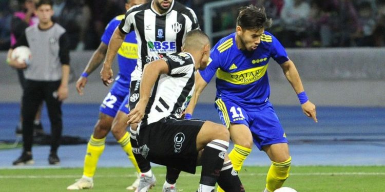 Boca visita a Central Córdoba esta noche: horario, TV y formaciones