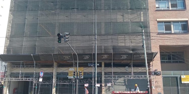 Caída de techos, peligro eléctrico y falta de agua: Se profundiza la crisis edilicia en escuelas porteñas
