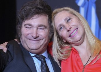 Carrió denunció a Karina de ser «la cajera de Milei» y confirmó que será candidata a diputada “por si viene una crisis”