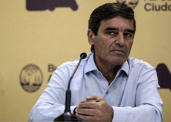 Chau salud pública y gratuita: Jorge Macri y Fernán Quirós comienzan a cobrar la atención médica a los extranjeros