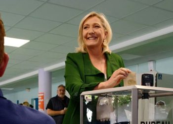 Condenan a Marine Le Pen por desvío de fondos del Parlamento Europeo y compromete su candidatura a la presidencia