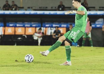 “Dibu” Martínez alcanzó una marca histórica en la Selección en la antesala de un clásico definitorio