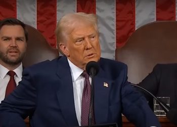 Donald Trump defendió los recortes del gasto, los aranceles y los cambios en política de género: “EEUU está devuelta”