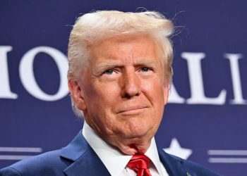 Donald Trump puso en “pausa” la ayuda militar a Ucrania