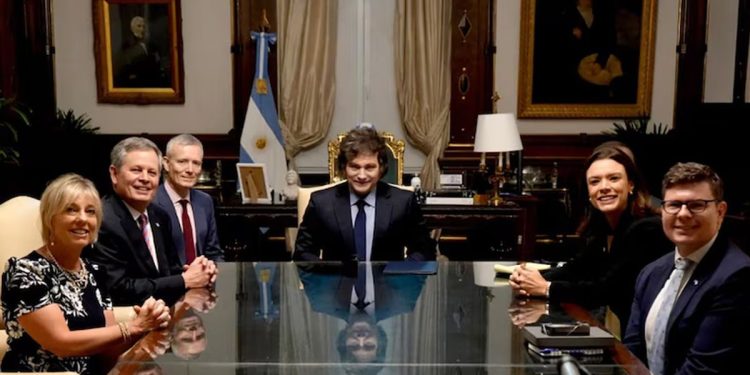 El Gobierno anunció que también desclasificará archivos sobre refugiados nazis en Argentina