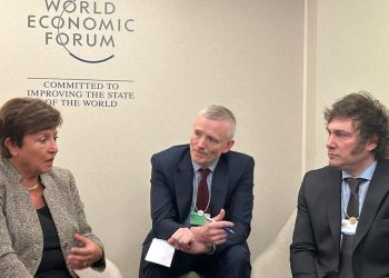 El Gobierno confirmó que enviará este viernes al Congreso por DNU el pedido para autorizar la negociación con el FMI