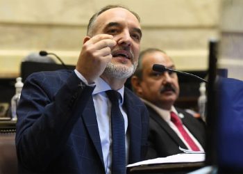 El peronismo deslegitima el acuerdo con el Fondo aunque cree que el gobierno tiene los votos para el DNU