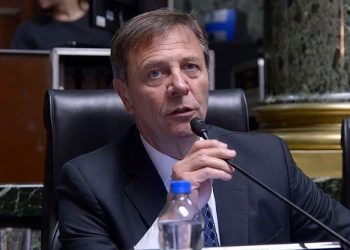 El tratamiento del DNU que busca imponer el acuerdo con el FMI quedó postergado por la interna oficialista