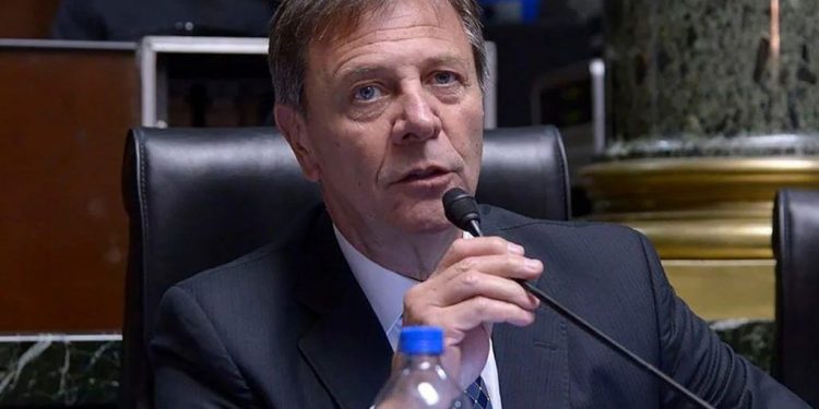 El tratamiento del DNU que busca imponer el acuerdo con el FMI quedó postergado por la interna oficialista