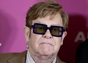 Elton John enfrenta graves problemas de salud: ya no puede firmar autógrafos