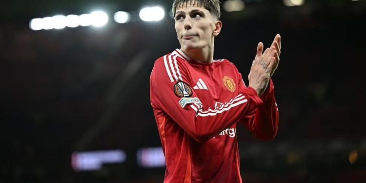 Garnacho fue castigado por su DT y la multa le saldrá más que cara