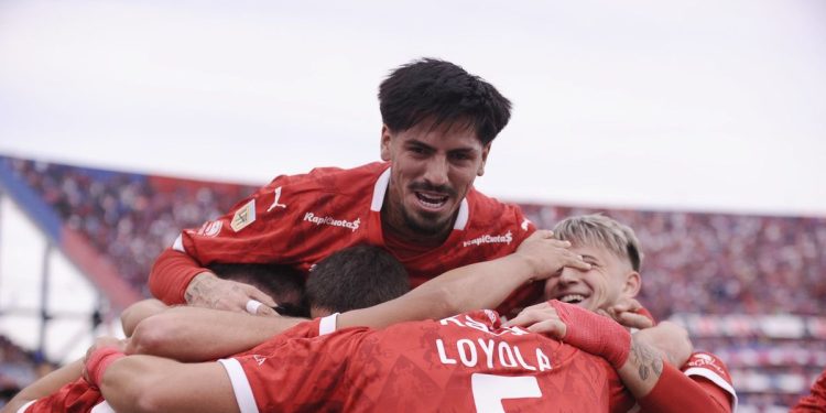Independiente se quedó con el clásico ante San Lorenzo y comanda la Zona B